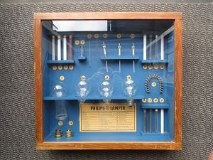 PHILLIPS LAMPS - vintage display box