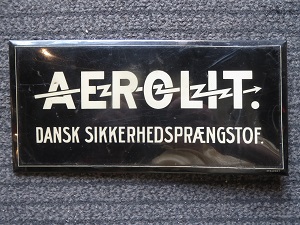 AEROLIT DANSK SIKKERHEDSSPRÆNGSTOF -  vintage tin sign