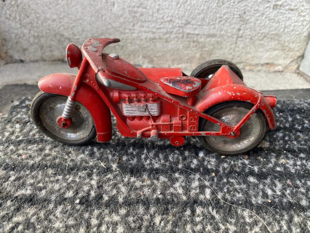 Instagram post from danskeplakater. This post is in position 1.