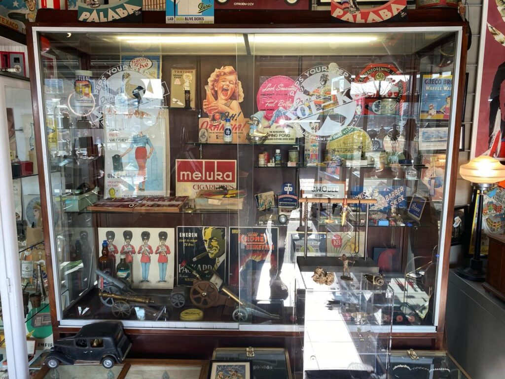 Instagram post from danskeplakater. This post is in position 0.