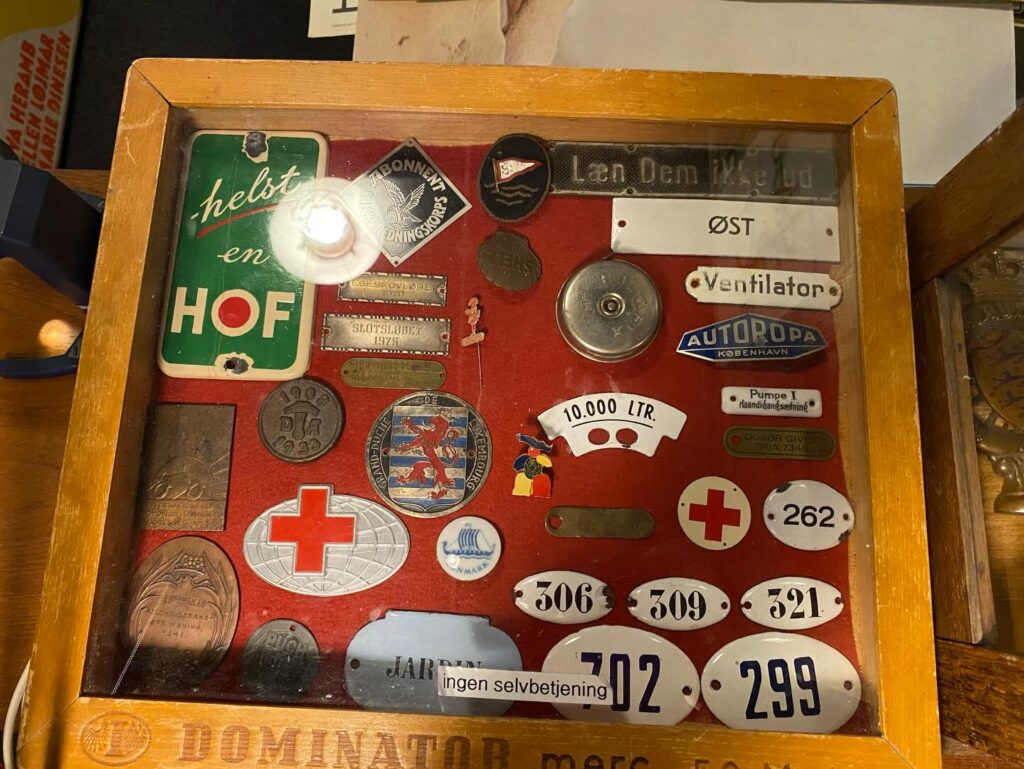 Instagram post from danskeplakater. This post is in position 2.