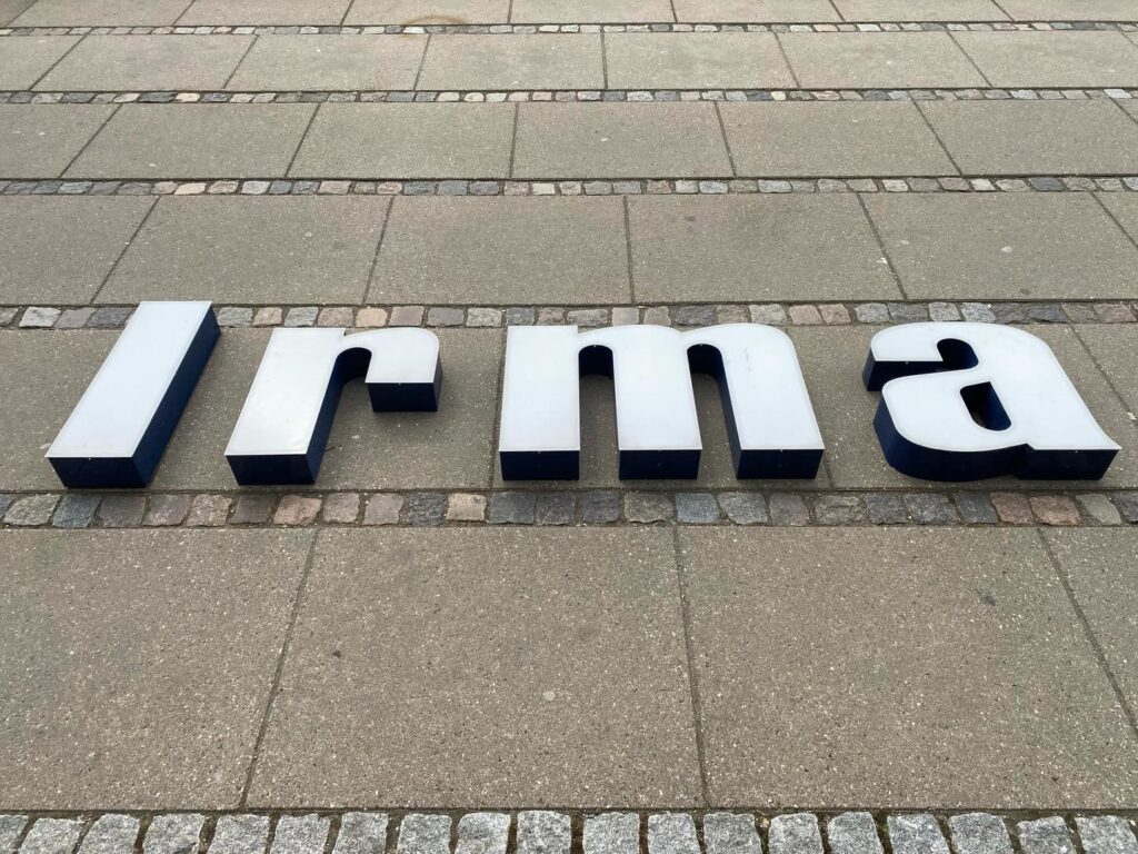 Instagram post from danskeplakater. This post is in position 3.