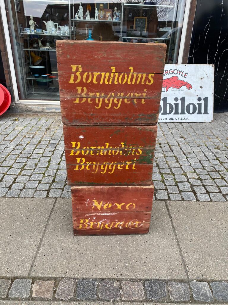 Instagram post from danskeplakater. This post is in position 2.