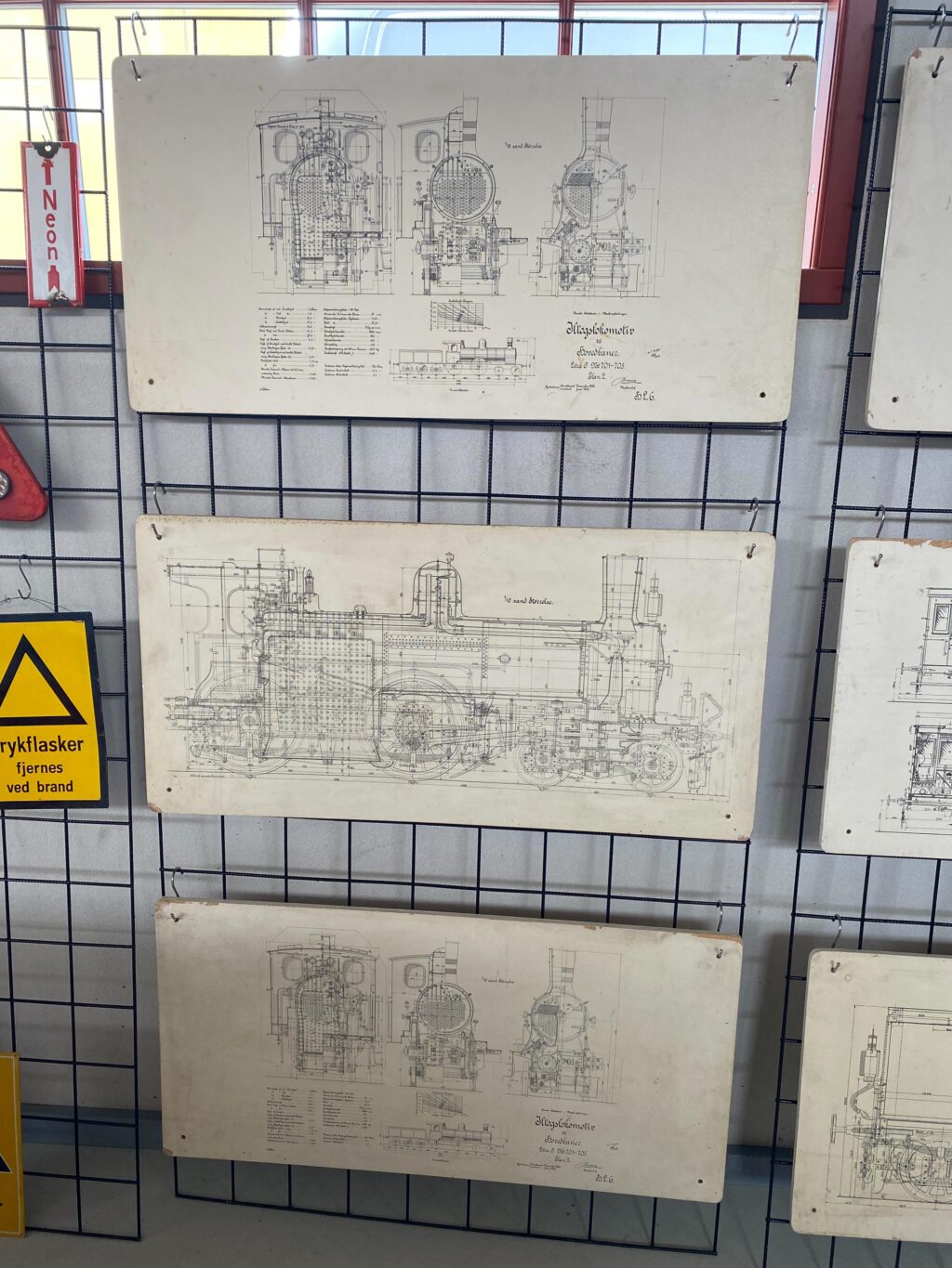 Instagram post from danskeplakater. This post is in position 1.