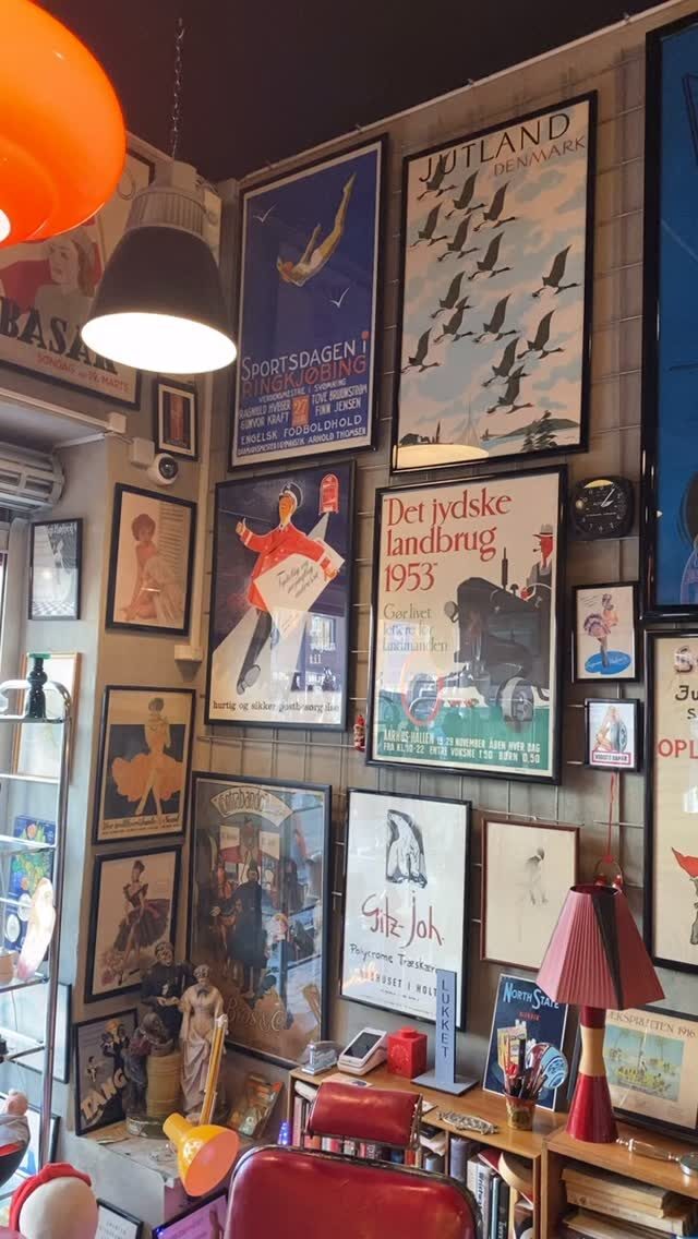 Instagram post from danskeplakater. This post is in position 10.