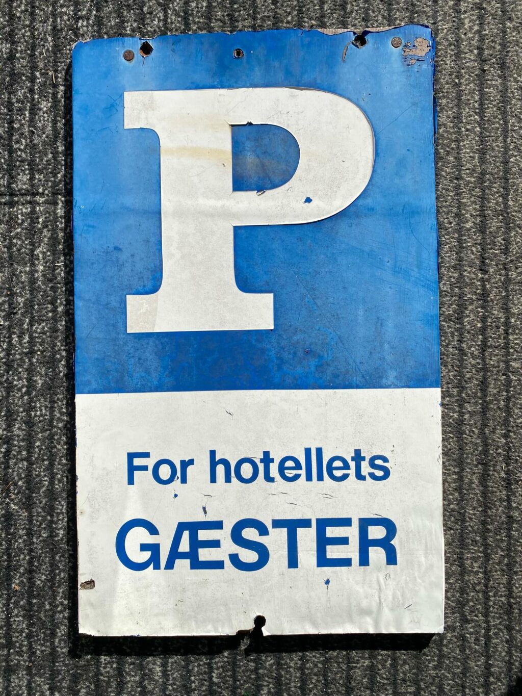 Instagram post from danskeplakater. This post is in position 1.