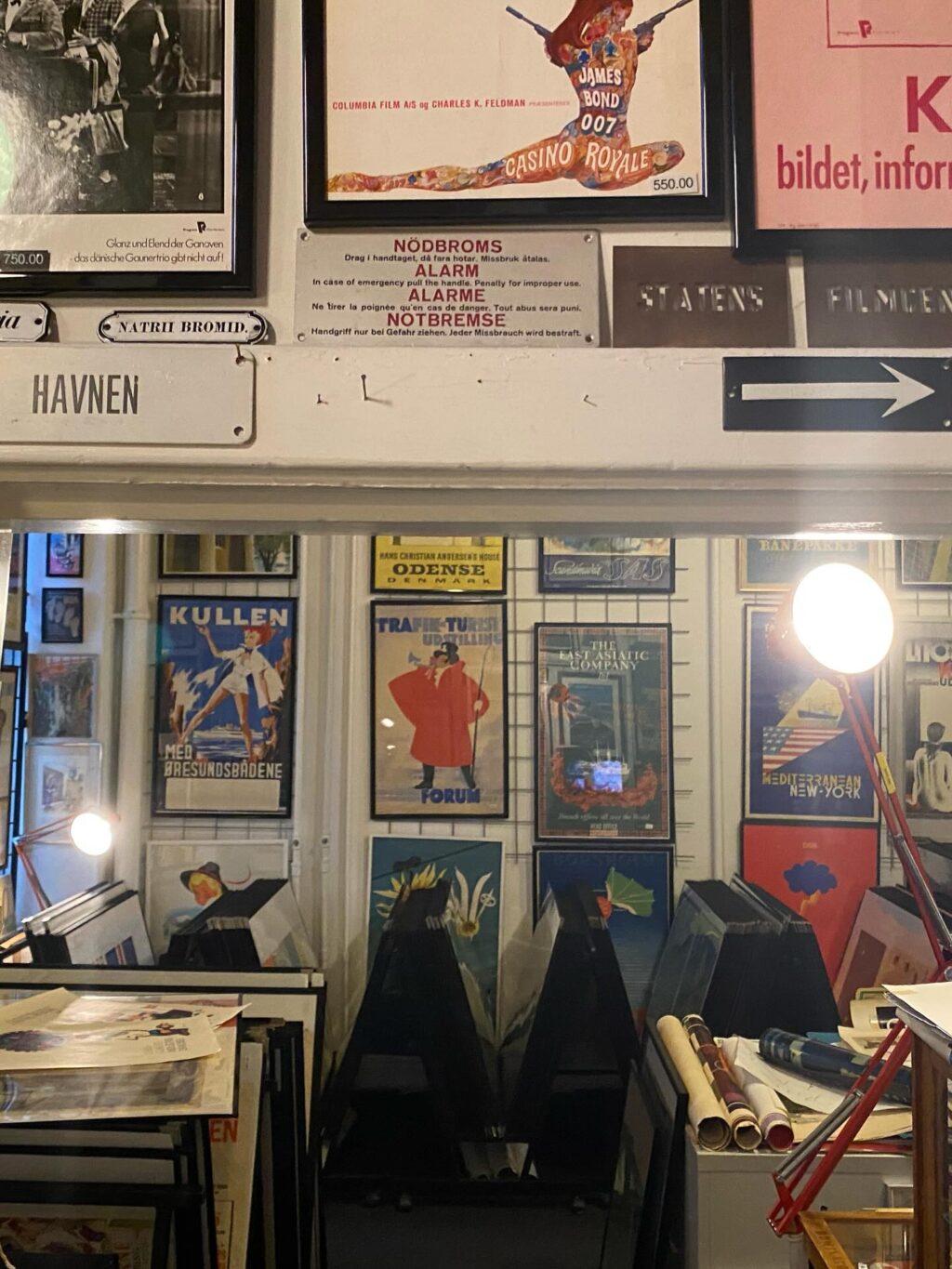 Instagram post from danskeplakater. This post is in position 13.