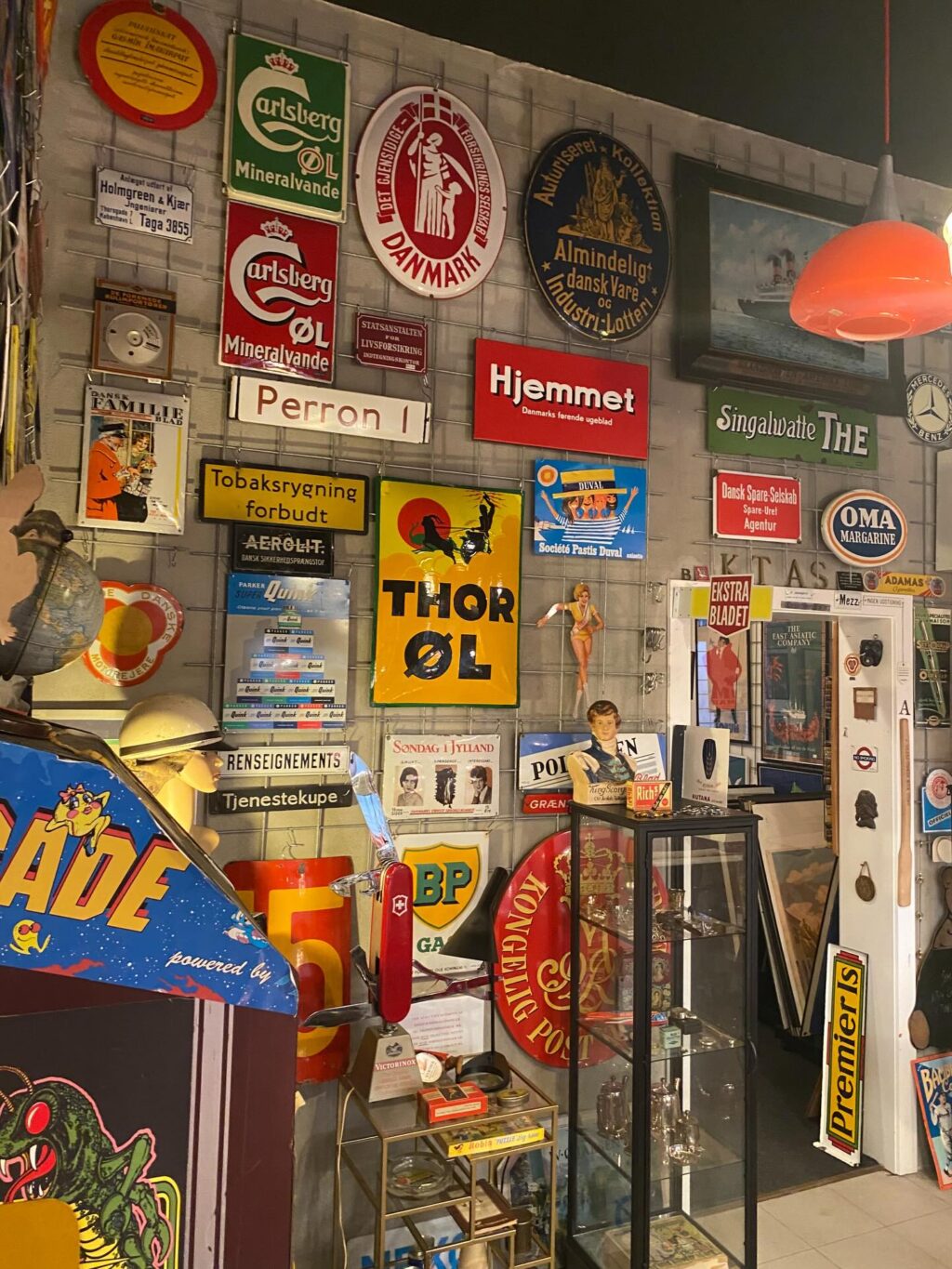 Instagram post from danskeplakater. This post is in position 7.