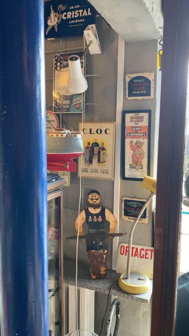 Instagram post from danskeplakater. This post is in position 0.