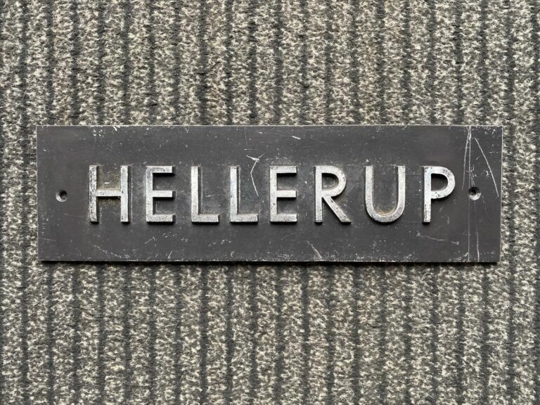 Instagram post from danskeplakater. This post is in position 1.