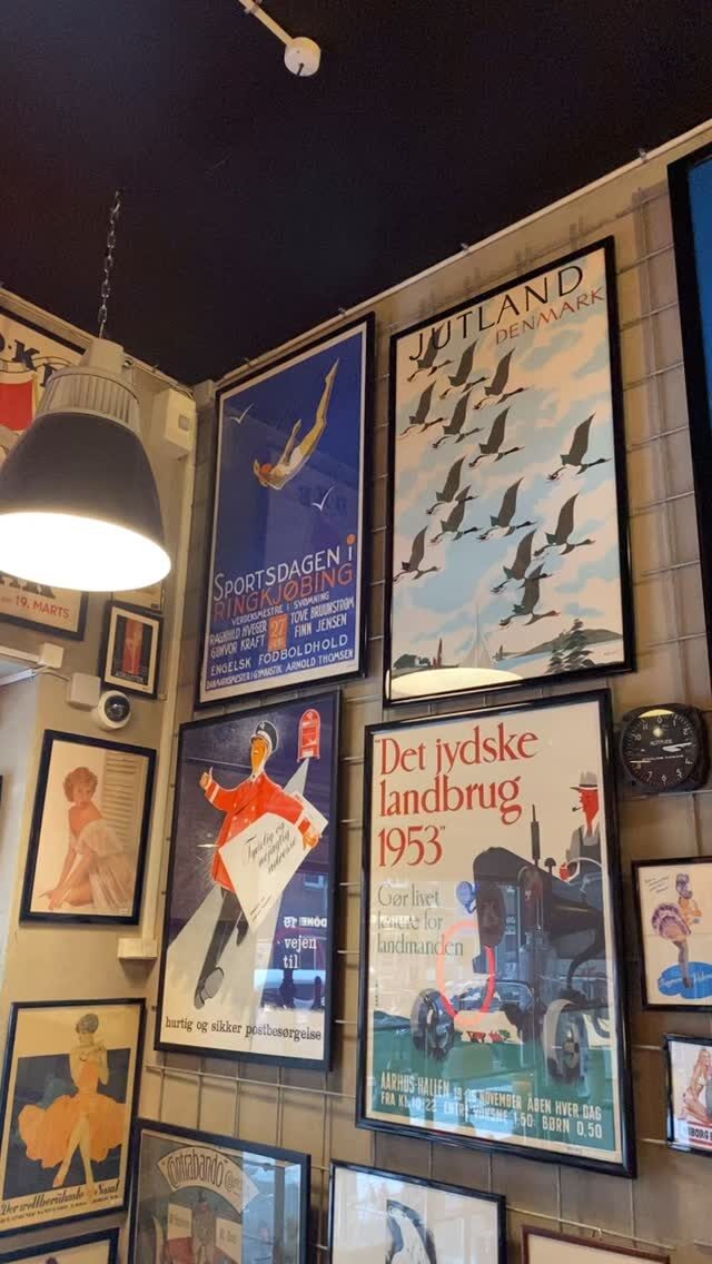 Instagram post from danskeplakater. This post is in position 1.