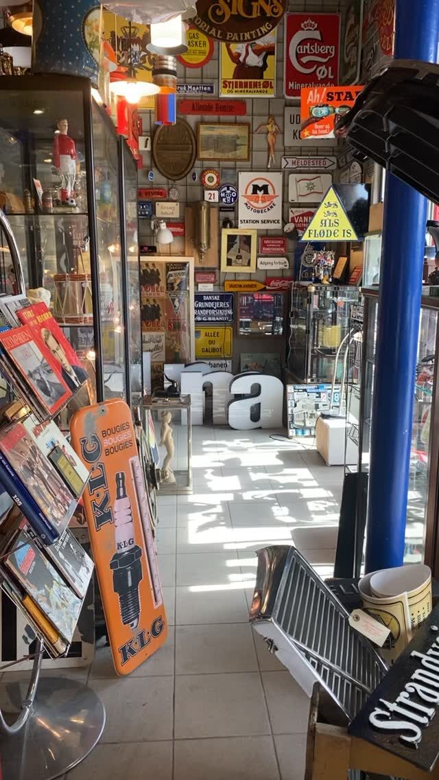 Instagram post from danskeplakater. This post is in position 1.