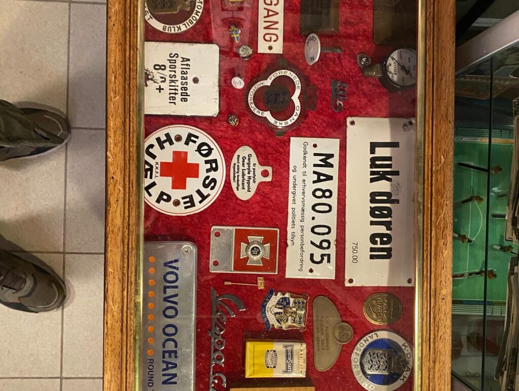 Instagram post from danskeplakater. This post is in position 4.