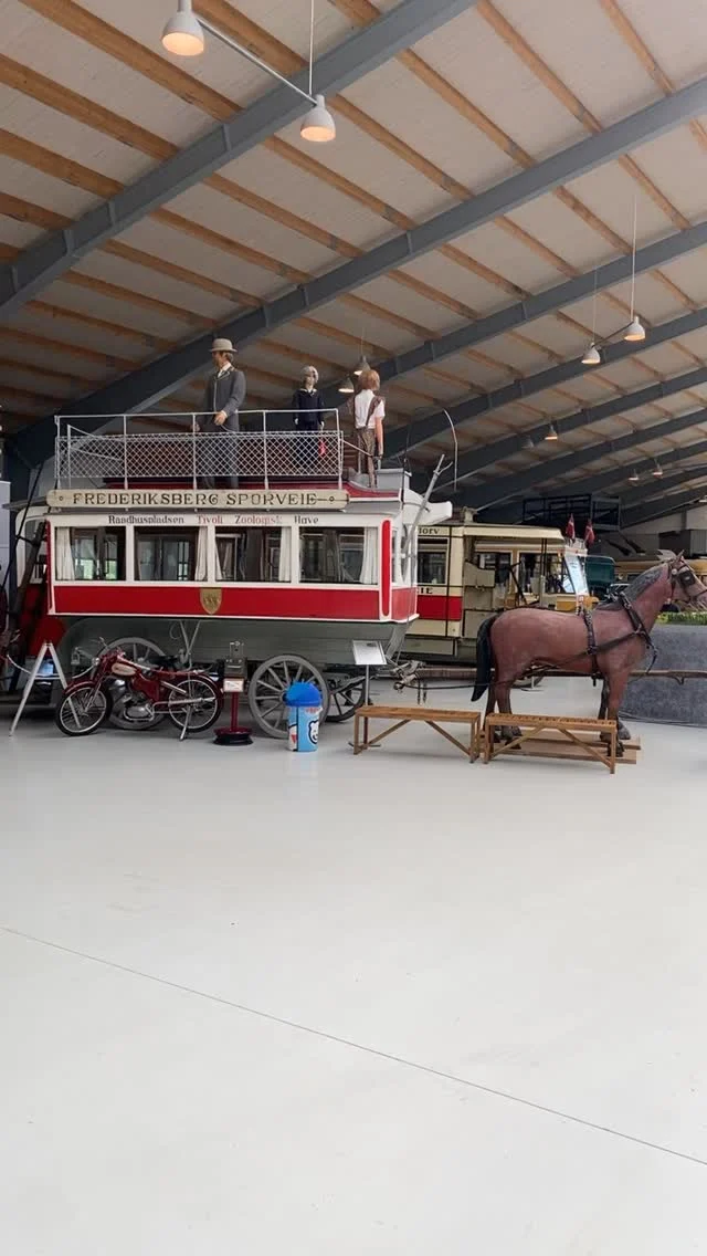 Instagram post from danskeplakater. This post is in position 8.