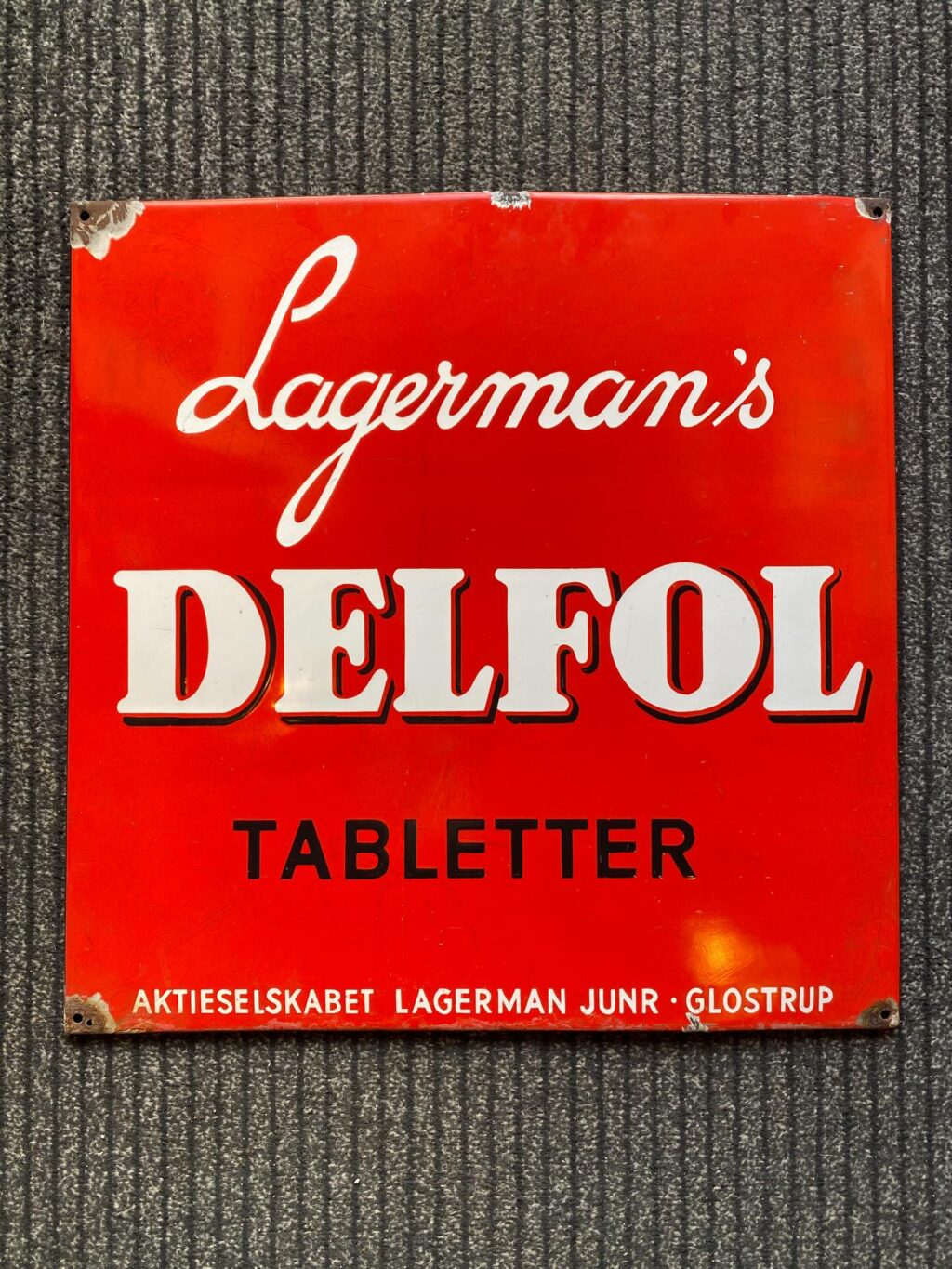 Instagram post from danskeplakater. This post is in position 0.