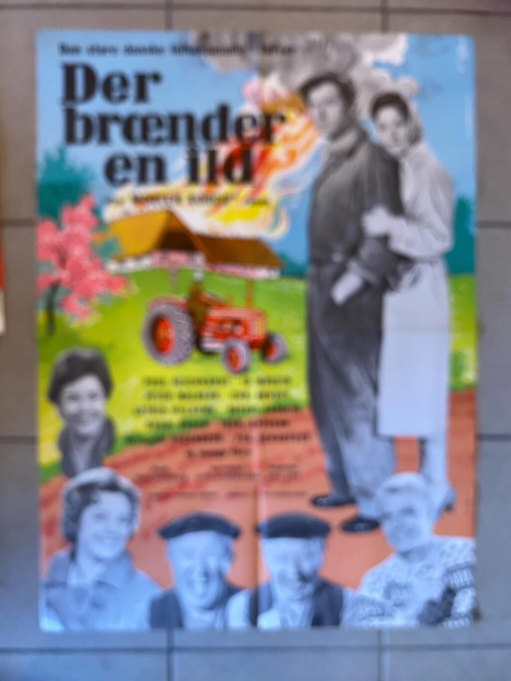 Instagram post from danskeplakater. This post is in position 8.