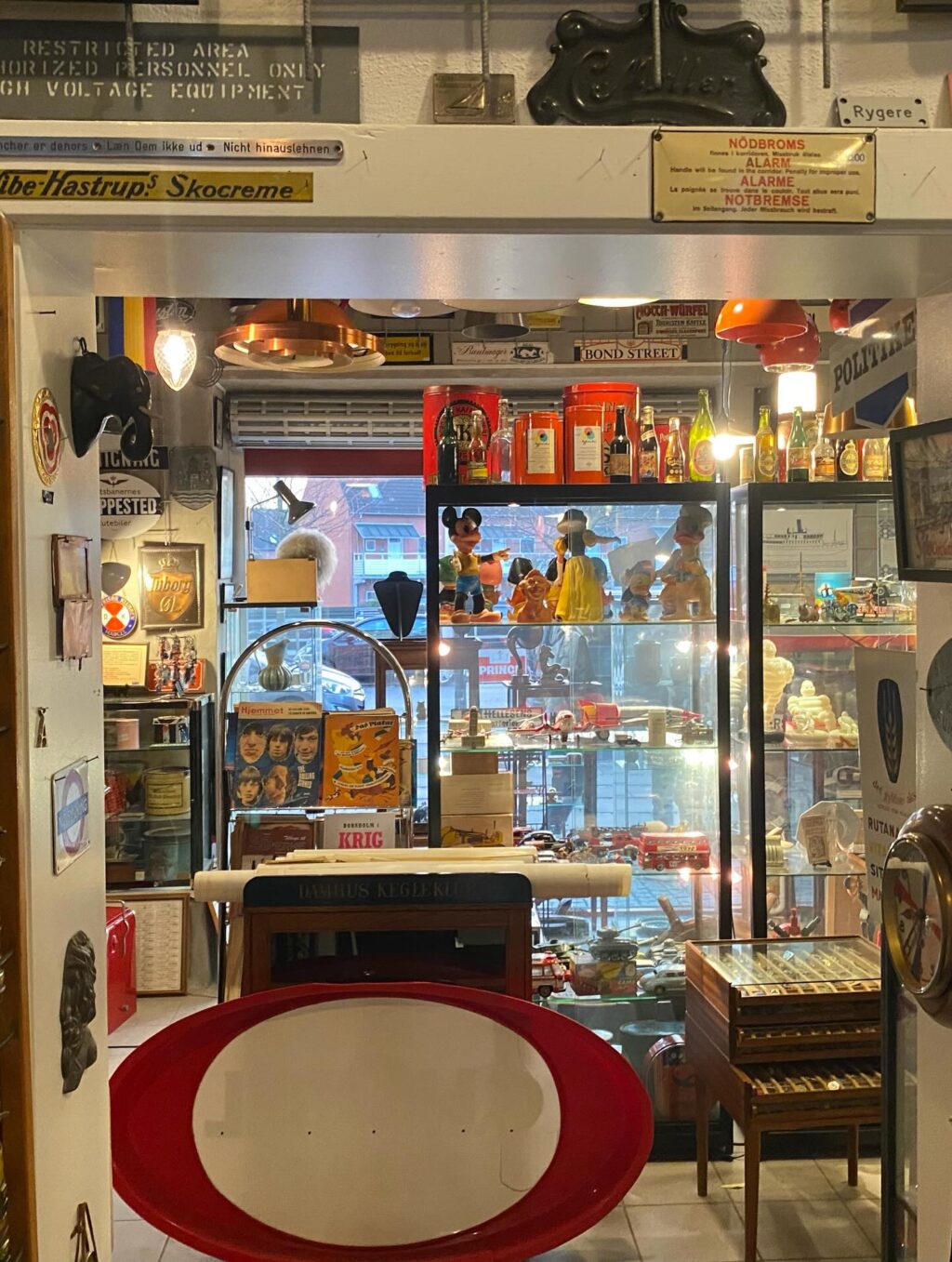 Instagram post from danskeplakater. This post is in position 14.