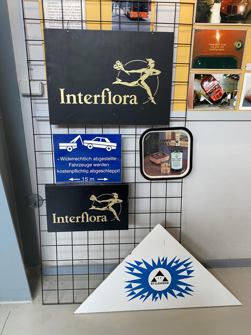 Instagram post from danskeplakater. This post is in position 6.