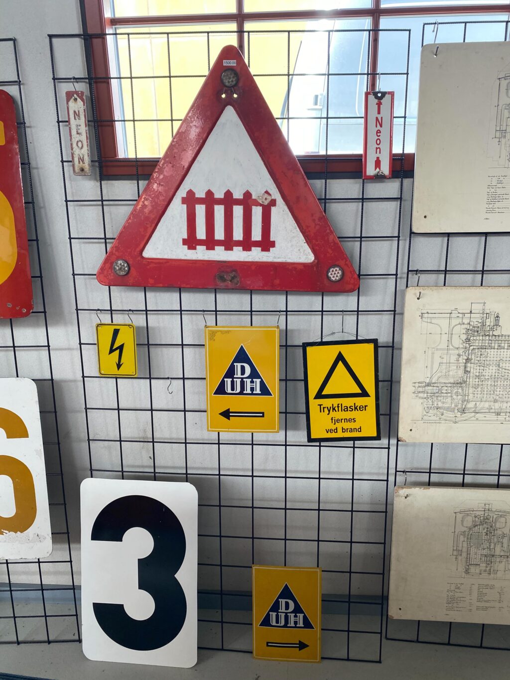 Instagram post from danskeplakater. This post is in position 2.