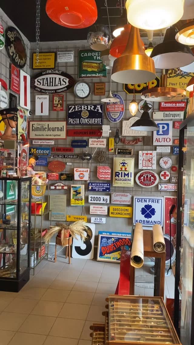 Instagram post from danskeplakater. This post is in position 2.