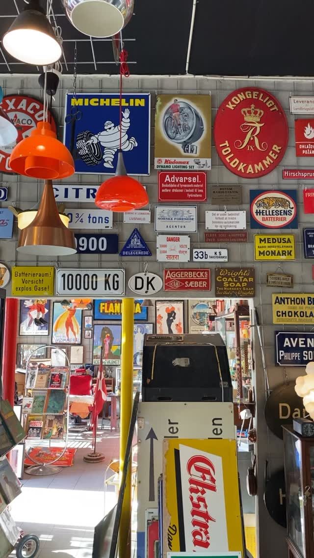 Instagram post from danskeplakater. This post is in position 10.