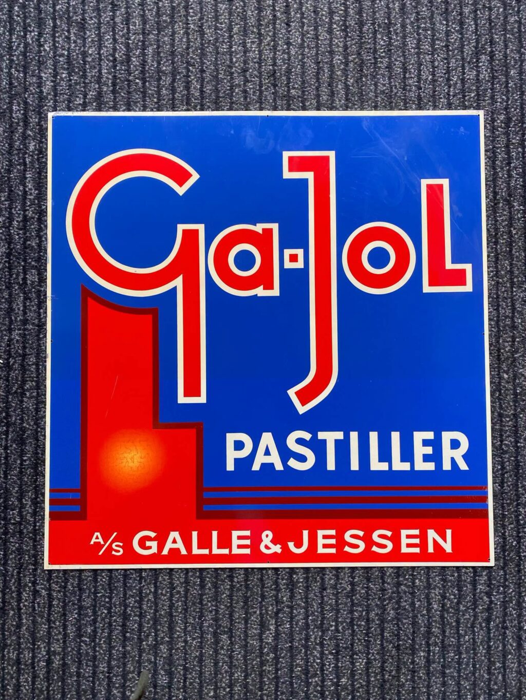 Instagram post from danskeplakater. This post is in position 1.