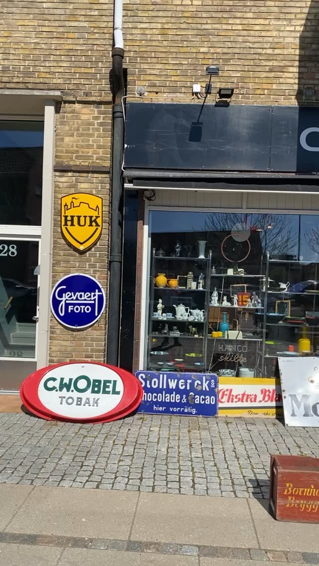 Instagram post from danskeplakater. This post is in position 1.