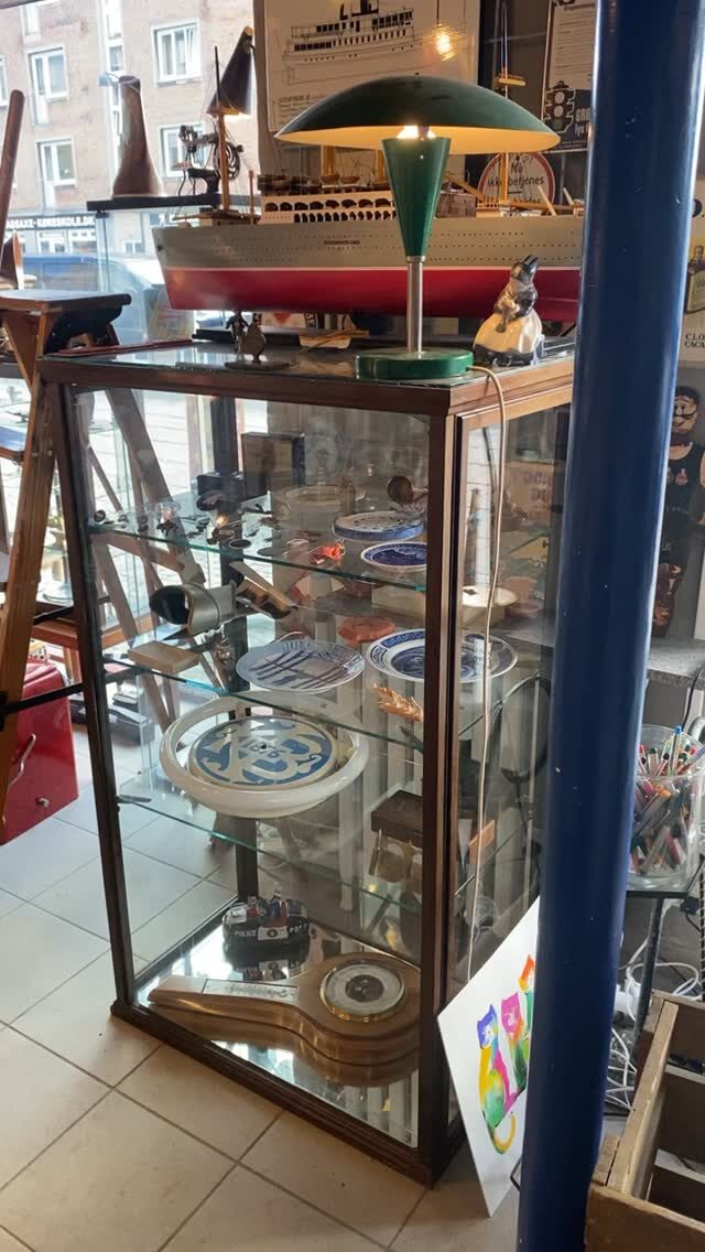 Instagram post from danskeplakater. This post is in position 0.
