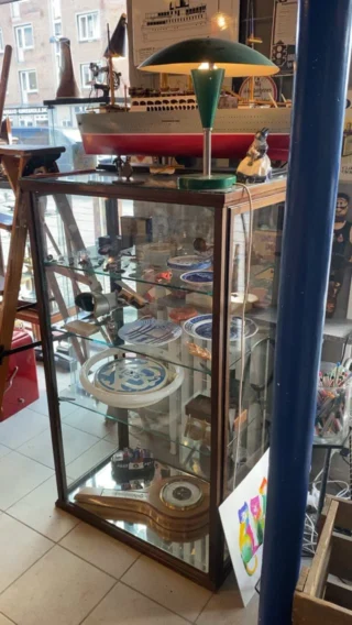 Instagram post from danskeplakater. This post is in position 6.