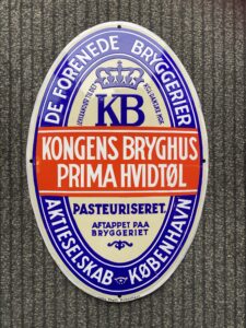 KB KONGENS BRYGHUS - PRIMA HVIDTØL - emaljeskilt 1929